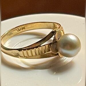 18k gold genuine pearl ring size 6